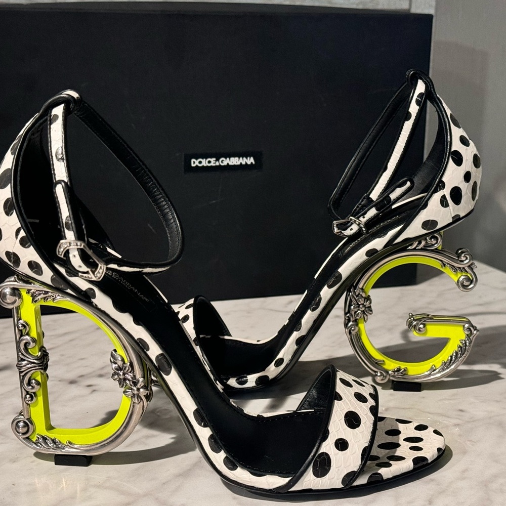 Dolce & Gabbana Black and White Pumps
